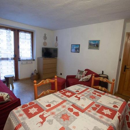 Joivy Flat For 6, In The Historic Town Pre-Saint-Didier Leilighet Eksteriør bilde